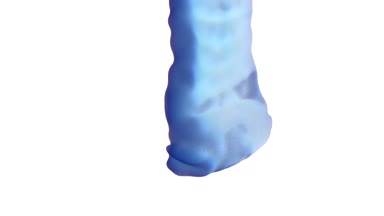 Su damlacıkları dans üstünde belgili tanımlık perde