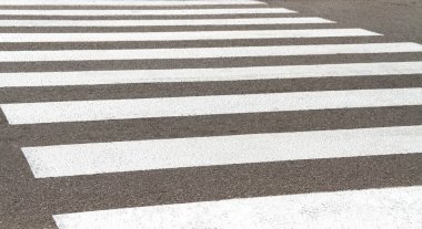 Yıpranmış bir yaya geçidi