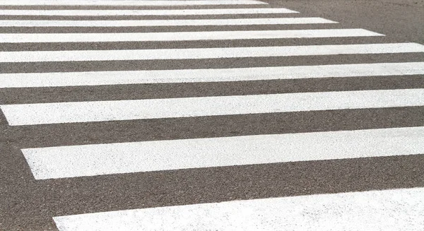 Yıpranmış bir yaya geçidi