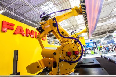 Fanuc Robot Salonu le Bourget Paris uçak sahası