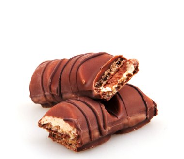 Aytos, Bulgaristan - 26 Ekim 2016: Kinder Bueno çikolata beyaz arka plan üzerinde izole çikolata. Kinder Bueno İtalyan şekerleme üreticisi Ferrero tarafından yapılan bir çikolata Bar olduğunu.