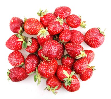 Beyaz arka planda çilekler