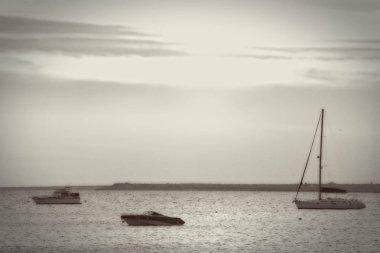 Retro tarzı deniz görünümü.