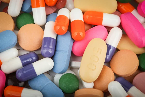 Лекарства таблетки - цветное изображение — стоковое фото