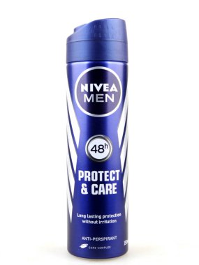 Aytos, Bulgaristan - 04 Şubat 2017: NIVEA erkek deodorant beyaz arka plan üzerinde izole. Nivea cilt - ve vücut-bakımı konusunda uzmanlaşmış bir Alman kişisel bakım markasıdır