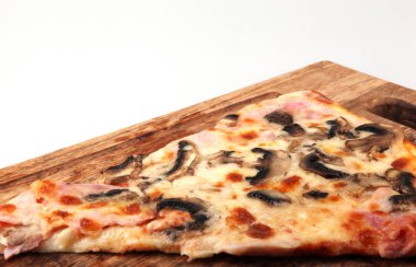 taze pişmiş pizza malzemeleri