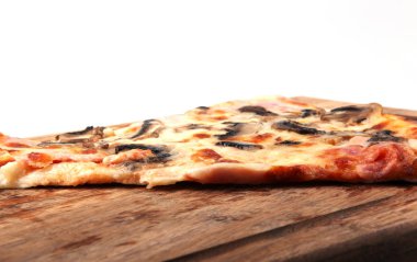taze pişmiş pizza malzemeleri