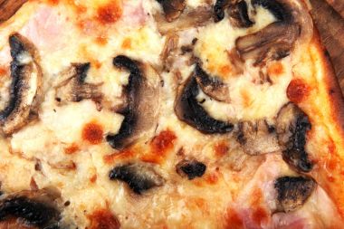 taze pişmiş pizza malzemeleri