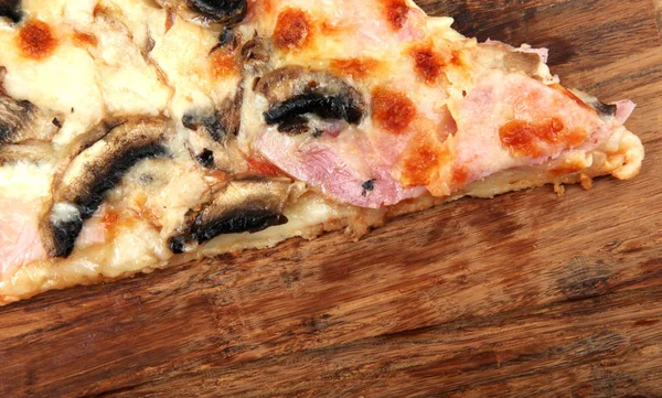 taze pişmiş pizza malzemeleri