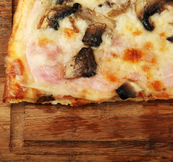 taze pişmiş pizza malzemeleri