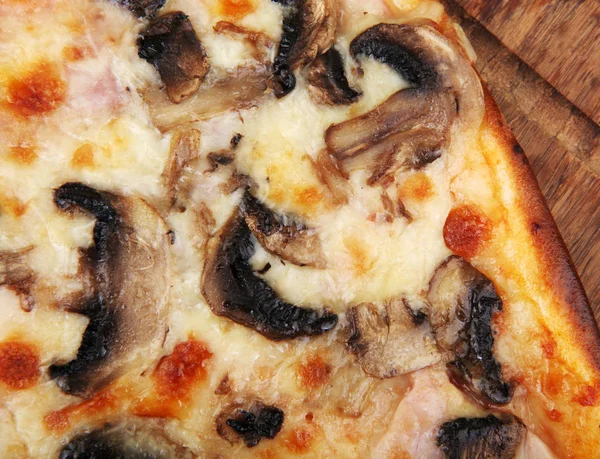 taze pişmiş pizza malzemeleri