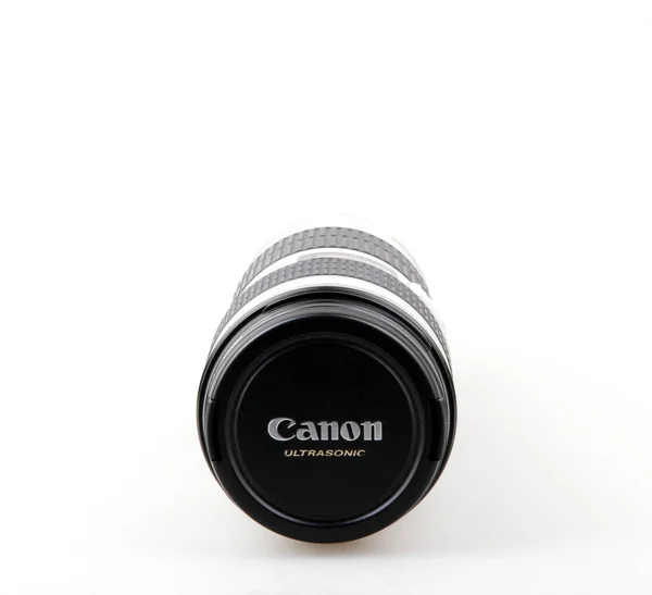 Pomorie, Bulgarije - 13 September 2017: Canon Ef 70-200mm f / 4l Usm Lens. Canon Inc. is dat een Japanse multinational gespecialiseerd in de vervaardiging van beeldvorming en optische producten. — Stockfoto