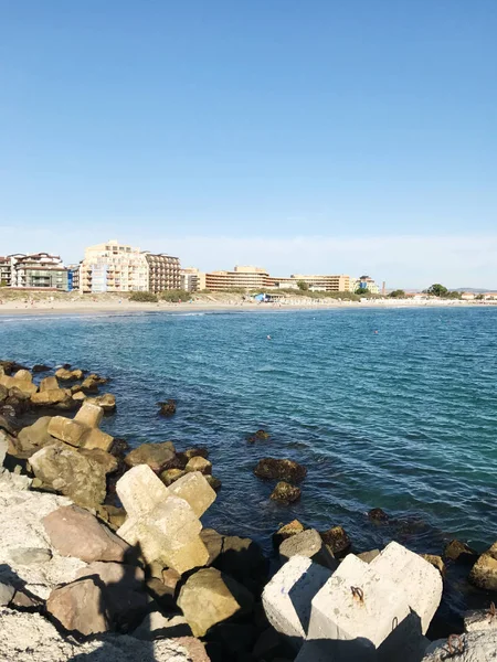 Vista de verão da cidade de Pomorie no mar Negro — Fotografia de Stock