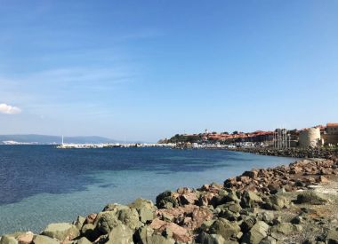 Nesebar, Bulgaristan - 06 Ekim 2017: Tatil beldesi ve antik kent Nesebar Bulgaristan.