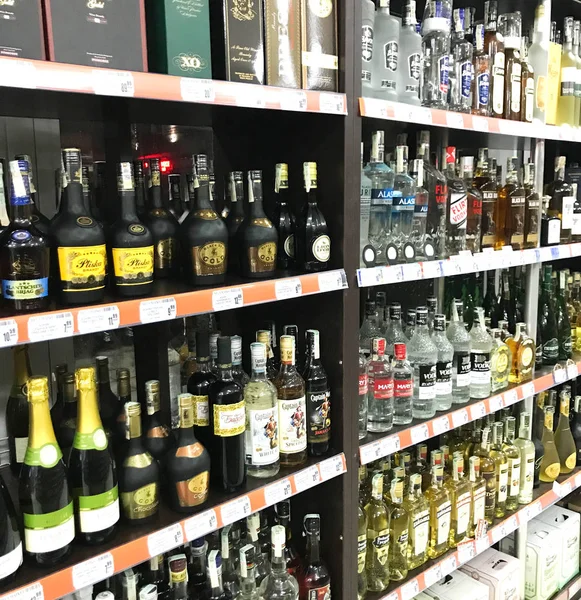 Pomorie Bulgaria Noviembre 2017 Botellas Vino Tienda Vinos —  Fotos de Stock
