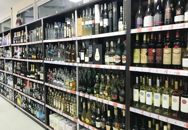 Pomorie Bulgaria Noviembre 2017 Botellas Vino Tienda Vinos — Foto de Stock