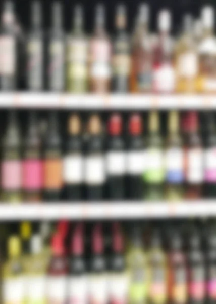 Alkoholflaschen Supermarkt — Stockfoto