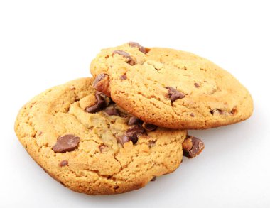 Beyaz arkaplanda izole edilmiş çikolatalı kurabiye