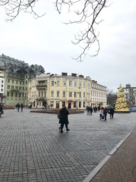 Odessa Ucrânia Dezembro 2017 Pessoas Visitam Praça Hretska Uma Das — Fotografia de Stock