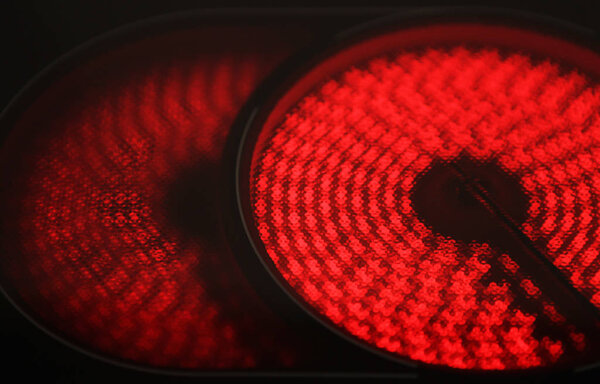 Горячая электрическая плита - цветное изображение
