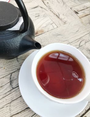 Bir fincan siyah çay.