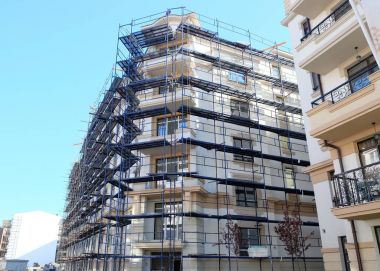 Büyük inşaat alanında - renkli görüntü