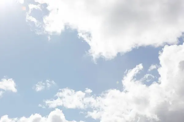 Blue Sky Filled Fluffy White Clouds — Stock Photo, Image