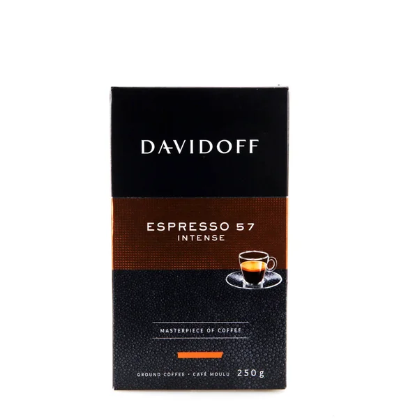 Espresso 57烤咖啡 白色背景分离 — 图库照片