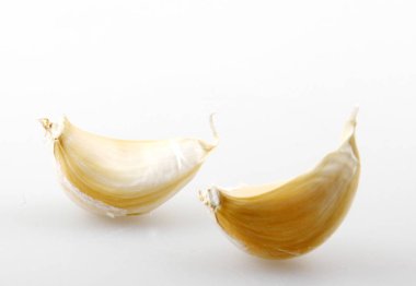 Beyaz Geçmişe Karşı Sarımsak karanfilinin Yakın Çekimi