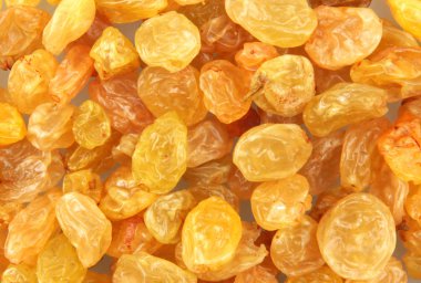 Kuru üzümler dünyanın birçok bölgesinde üretilir ve çiğ yenebilir veya pişirme, pişirme ve demleme için kullanılabilir..