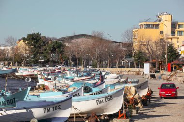 Pomorie, Bulgaristan - 31 Aralık 2019: Pomorie, Bulgaristan 'ın güneydoğusunda yer alan ve Bulgaristan' ın Karadeniz kıyısındaki Burgaz Koyu 'ndaki Dar Kayalık Yarımada' da bulunan bir kasaba ve sahil beldesi.