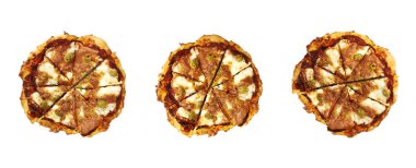 Beyaz arkaplanda izole edilmiş pizza