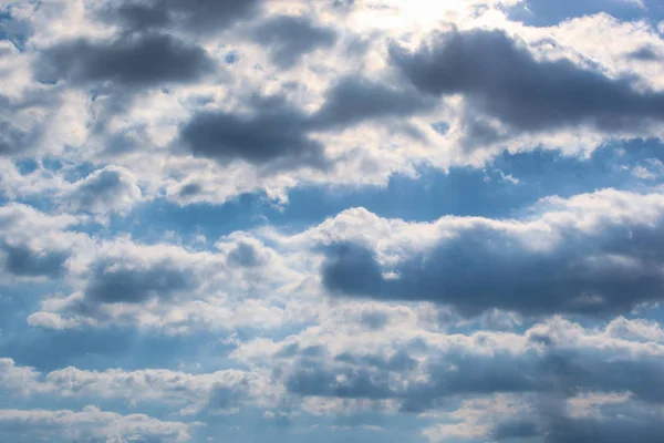 Låg Vinkel Syn Moln Blå Himmel — Stockfoto