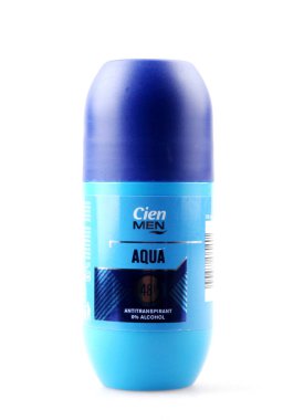 Pomorie, Bulgaristan - 14 Şubat 2020: Sien Roll-on Deodorant Beyaz Arkaplanda İzole Edildi. 
