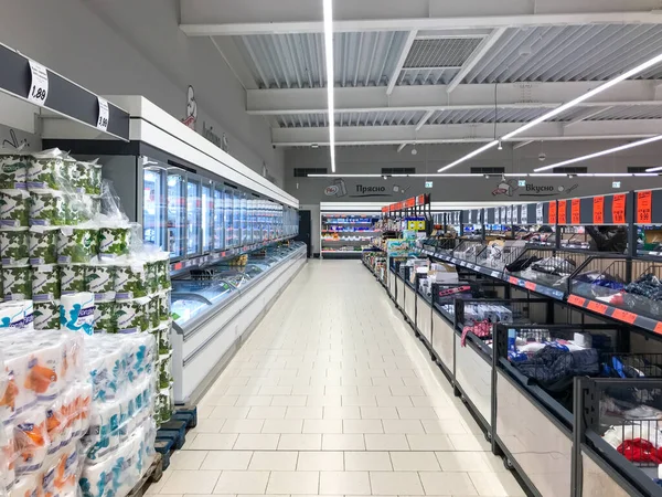 Pomorie Bulgarije Maart 2020 Stalletjes Rij Bij Supermarkt — Stockfoto