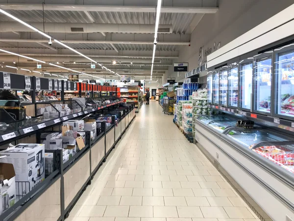 Pomorie Bulgaria Marzo 2020 Stalls Row Supermarket —  Fotos de Stock