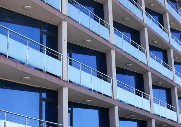 Nouveau Bâtiment Moderne Dans Complexe Résidentiel Urbain — Photo