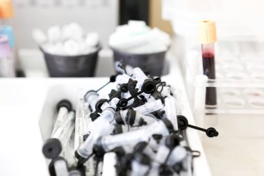 Hasta kişisel sağlık araştırma merkezi. Modern hastane hematoloji laboratuvarı.