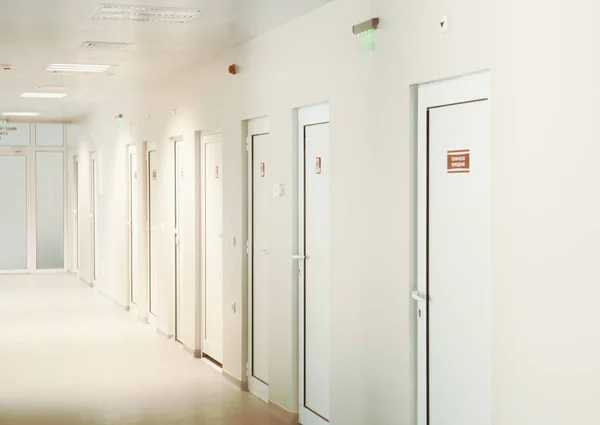 现代欧洲医院 保健设施 空置医院走廊 — 图库照片