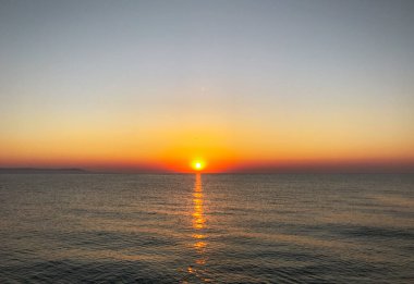 Pomorie yakınlarında güzel bir deniz doğumu