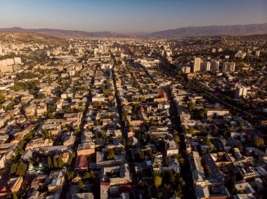 Tiflis hava manzaralı şehir fotoğrafı