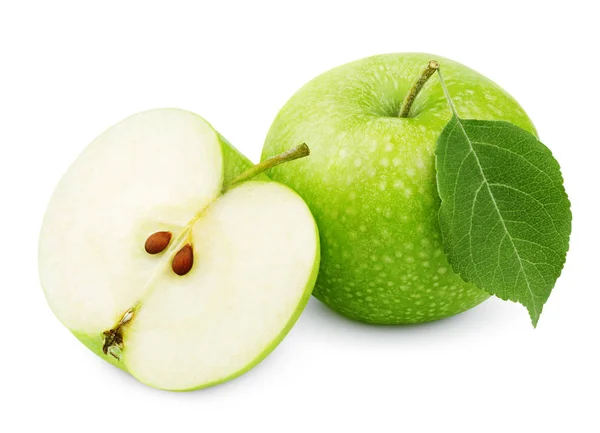 Groene appel met blad en de helft geïsoleerd op wit — Stockfoto