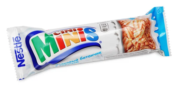 Nestle Cini Minis cinnamon-flavored cereal bar isolated on white — Stock Photo, Image