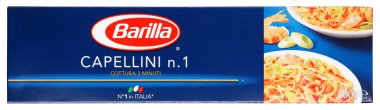 Beyaz arka plan üzerinde izole Barilla Capellini n.1 İtalyan makarna Üstten Görünüm