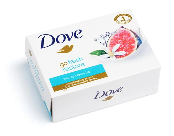 Dove Go restauración fresca - jabón de barra de crema de belleza aislado en blanco — Foto de Stock