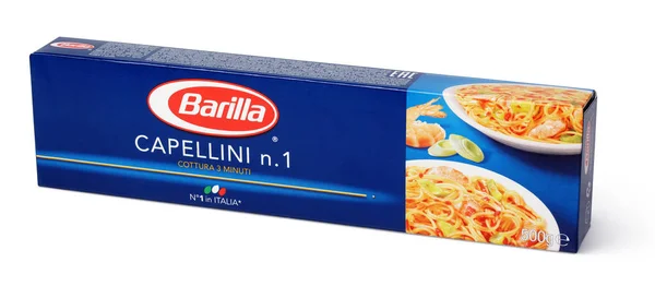 Вид спереди Barilla Capellini n.1 pasta, выделенный на белом фоне — стоковое фото