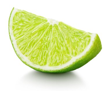 Yeşil limon narenciye meyve üzerinde beyaz izole kama