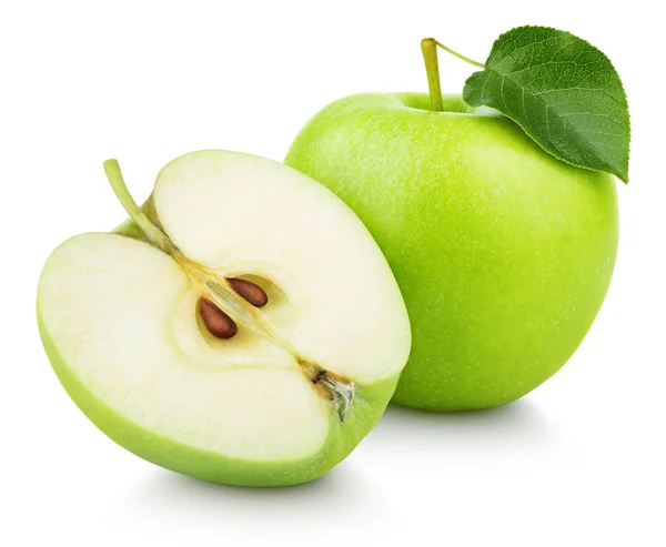 Fruto de manzana verde con media hoja y hoja verde aislada sobre blanco — Foto de Stock