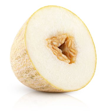 Beyaz arkaplanda yarım oval kavun izole edilmiş