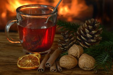 Şöminenin yanında rahat